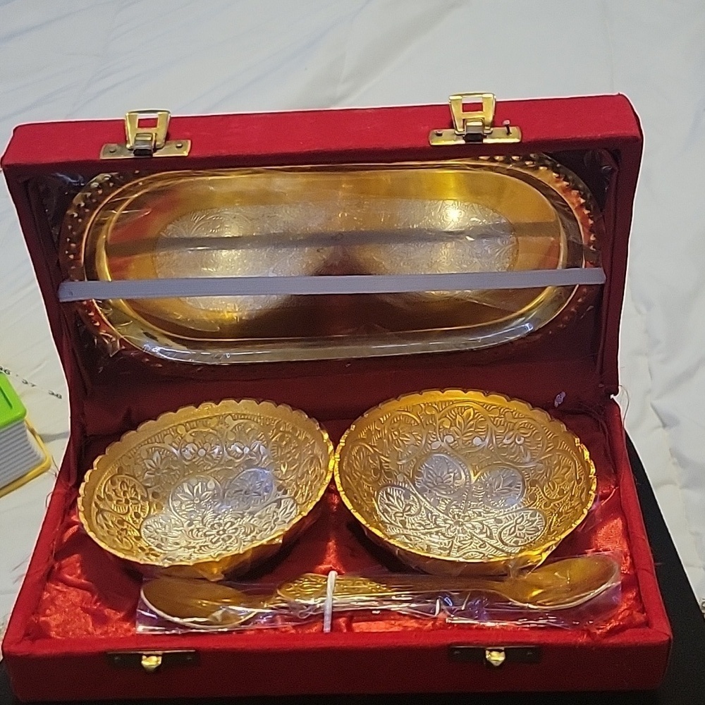 Vintage Traditional India Brass Decorative Bowl Set Red Velvet Box